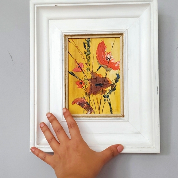 Hand painted flowers with white wooden frame - Picture 3 of 4